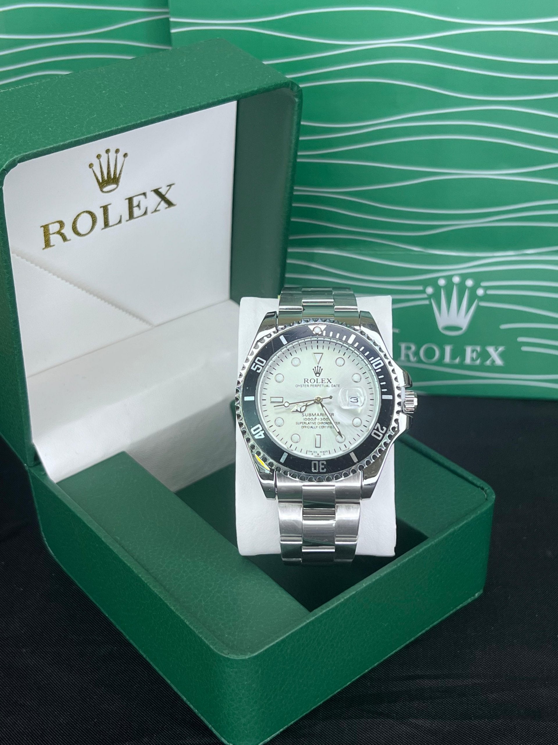 Reloj Submariner - No es Solo un Reloj... Es la Presencia que Habla por Ti.